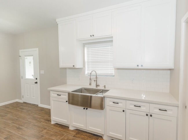 Building Photo - 477 Arboleda Ln