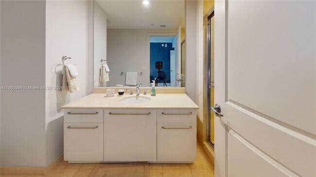 Building Photo - 3101 S Ocean Dr