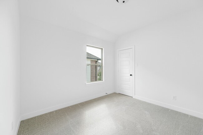 Building Photo - 21127 Coral View Dr