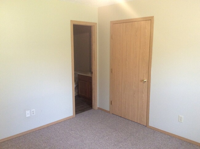 Building Photo - 1510 N Bernice Dr