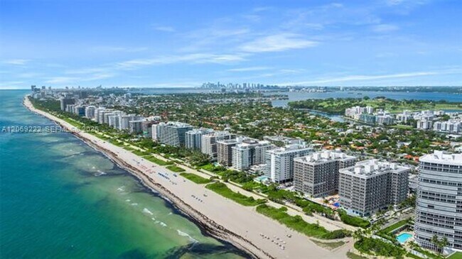 Building Photo - 9559 Collins Ave