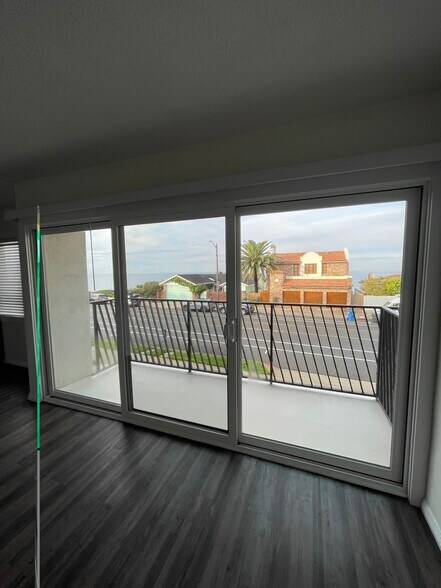 Building Photo - 804 Esplanade