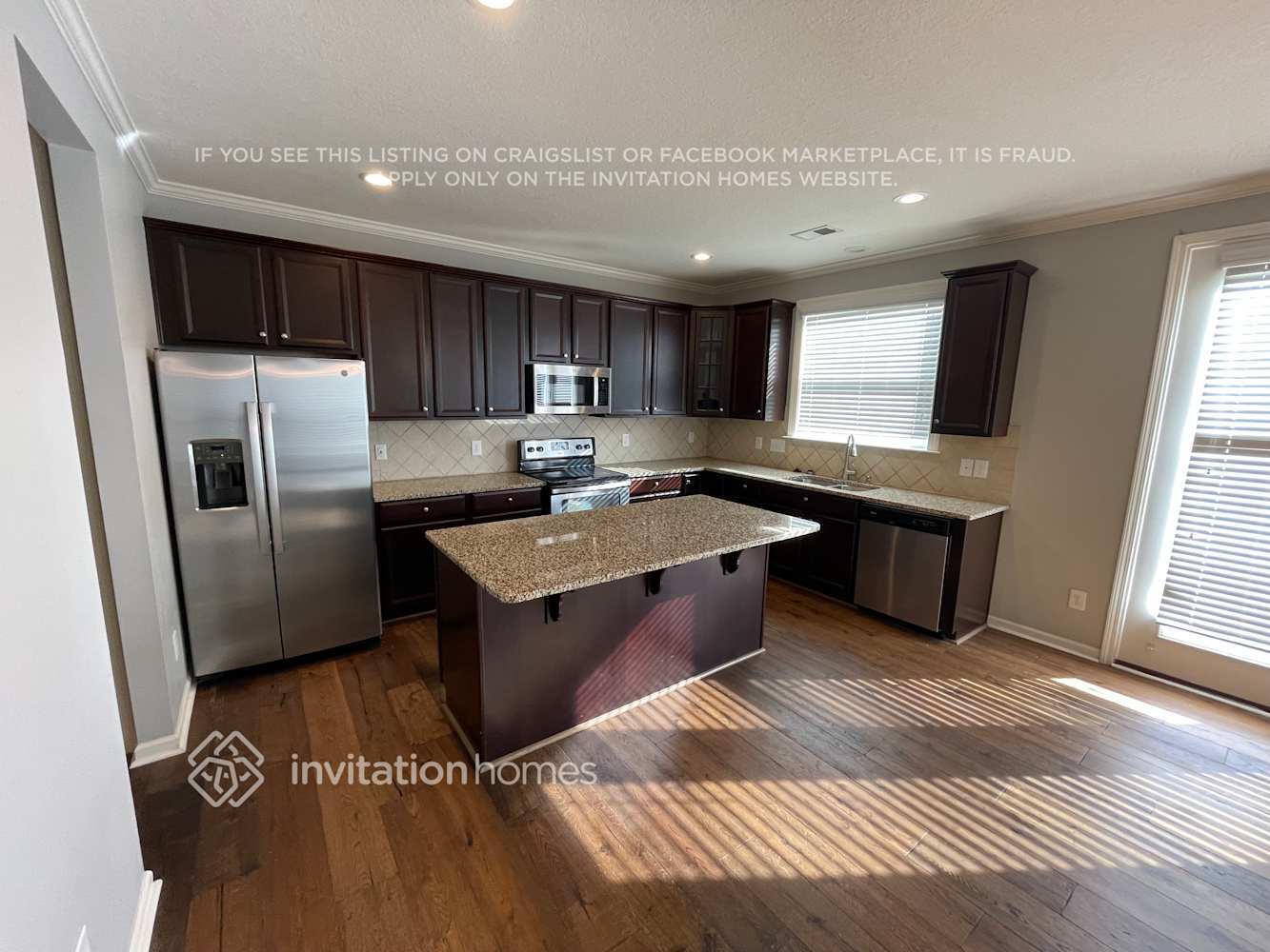 Building Photo - 10318 Blackstone Drive