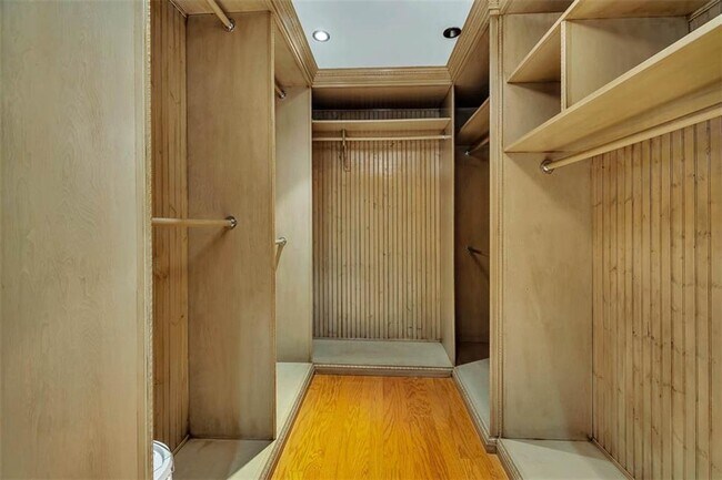 Building Photo - 210 Settlers Rd