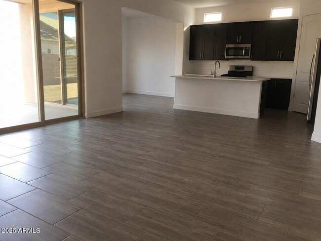 Building Photo - 9803 E Thornbush Ave