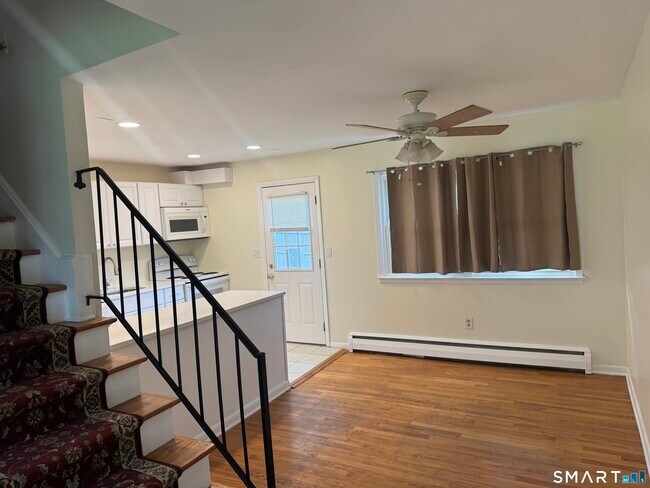 Building Photo - 855 Black Rock Tpke