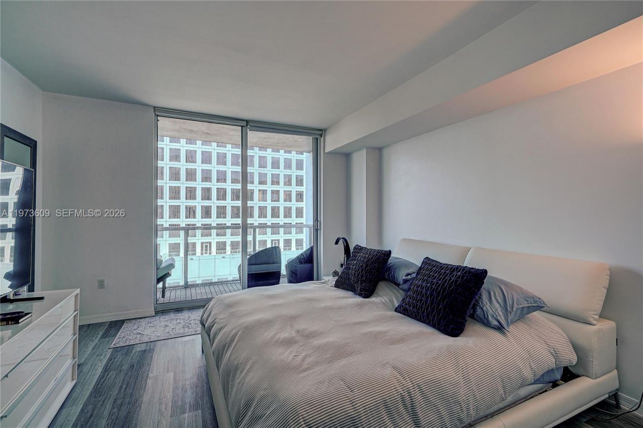 Building Photo - 500 Brickell Ave