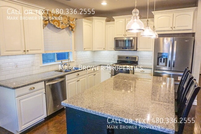 Building Photo - 3016 E Shannon St