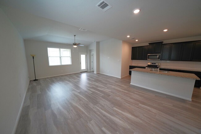 Building Photo - Gorgeous Like-New Home in Asher Place (Sai...