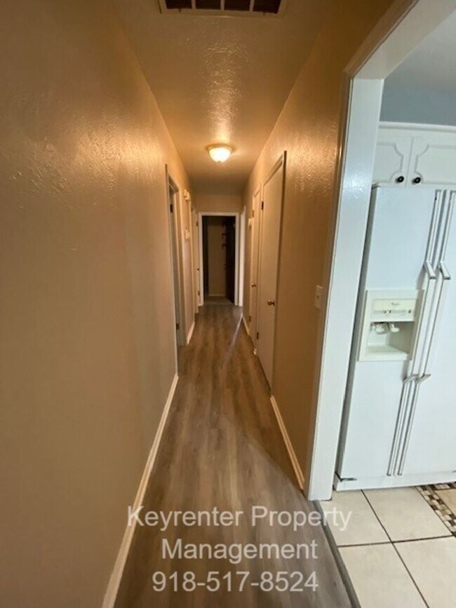 Building Photo - 3 Bed | 2 Full Bath | 31st & Memorial