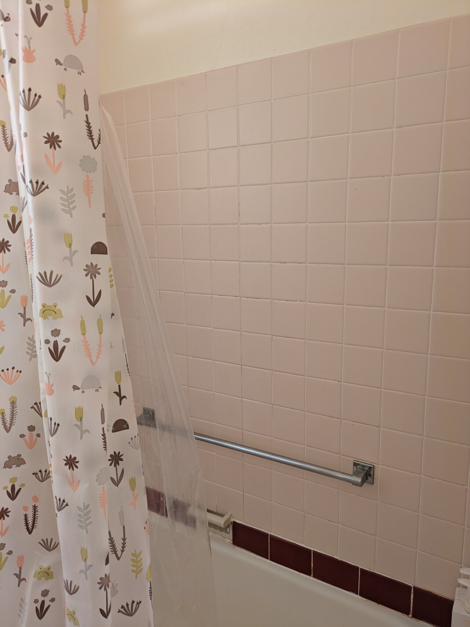 Building Photo - 636 NE 30th Ave