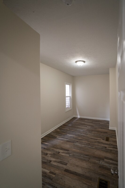 Building Photo - 1277 W 67th St
