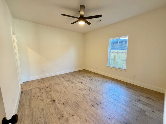 Building Photo - 509 Waggoner Ln