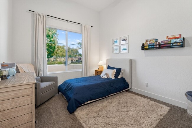 Building Photo - Charming 4BR House in Madera