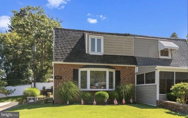 Building Photo - 809 Millwood Rd