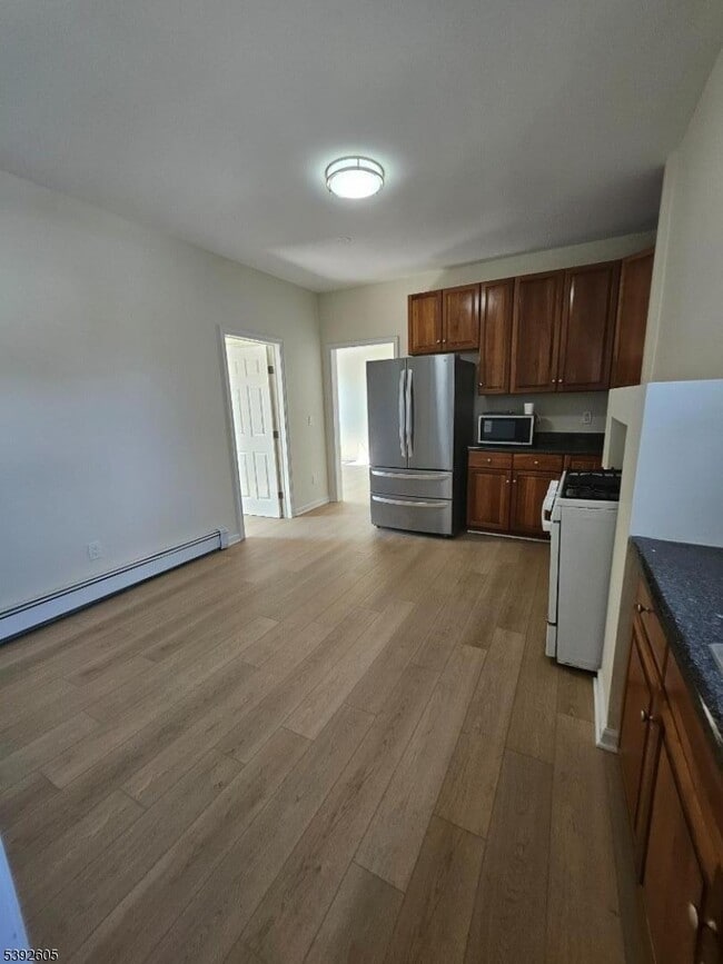 Building Photo - 372 Bergen St