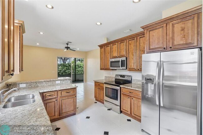 Building Photo - 11517 NW 49th Ct