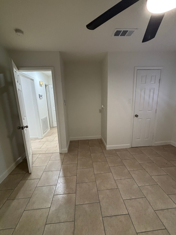 Building Photo - 224 Duke Dr