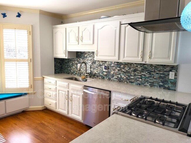 Building Photo - 501 Salem Woods Dr SE