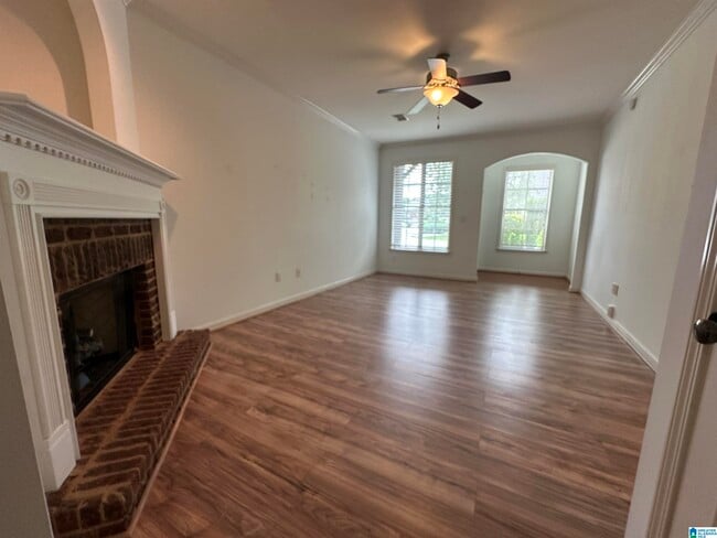 Building Photo - 1033 Ashwood Dr