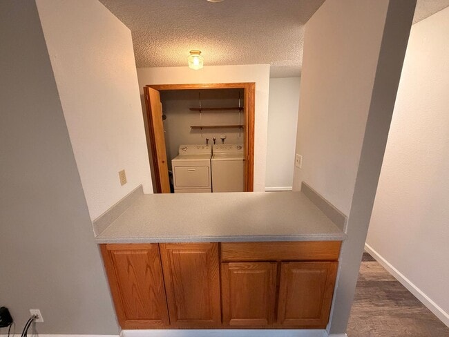 Building Photo - Private and quiet 3BD, 2 BA w/ 2 car garage near Fedrickson!