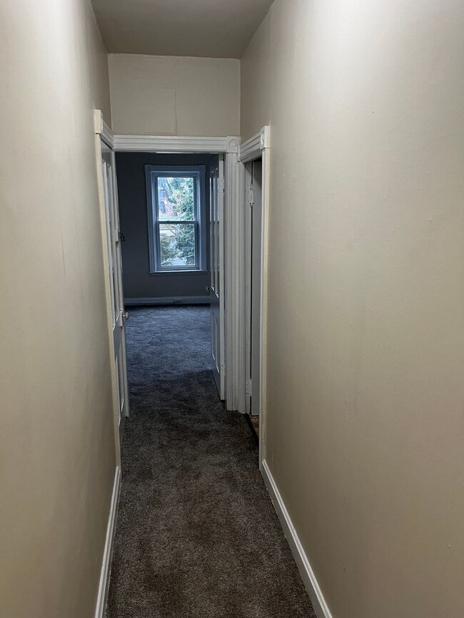 Building Photo - Duplex located on East Ave in Hagerstown