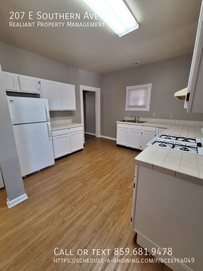 Building Photo - 207 E Southern Ave