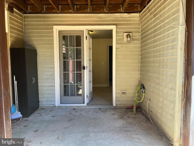 Building Photo - 6062 Joust Ln