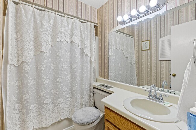 Building Photo - 3441 Laredo Dr