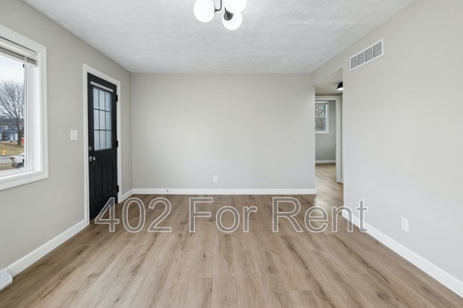 Building Photo - 3111 S 40th St