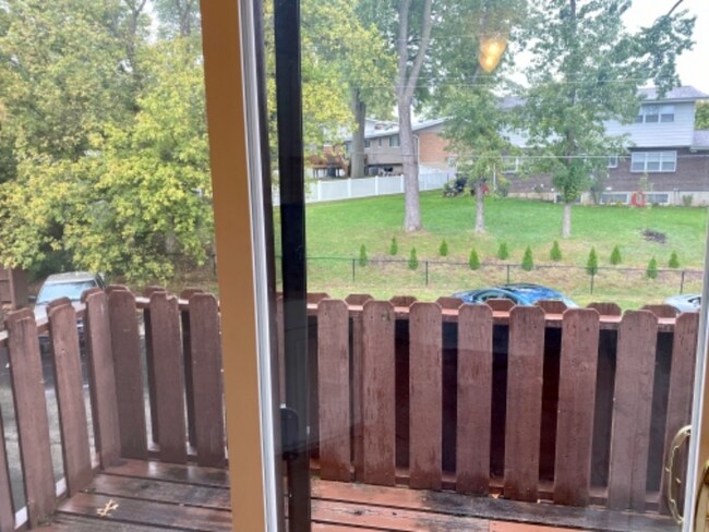 Building Photo - 7971 Royal Arms Ct