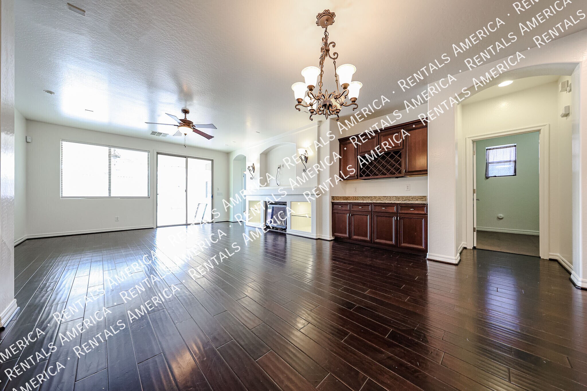 Building Photo - 613 W San Carlos Way