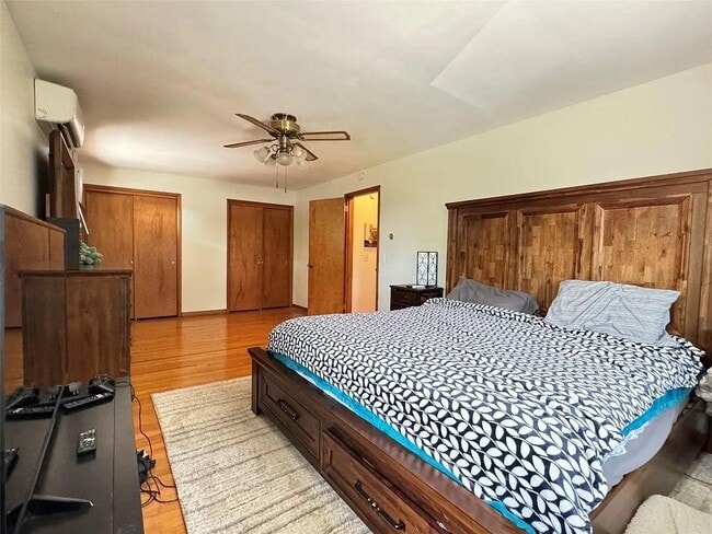 Building Photo - 7 Exeter Dr