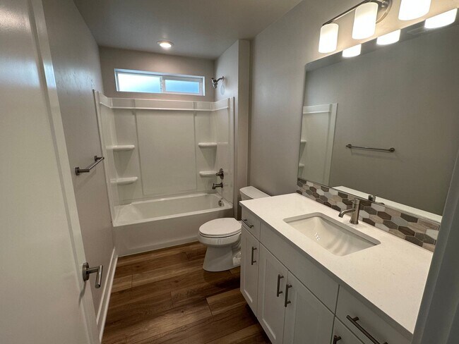 Building Photo - New Pahlisch Home in Petrosa! Pets Welcome...