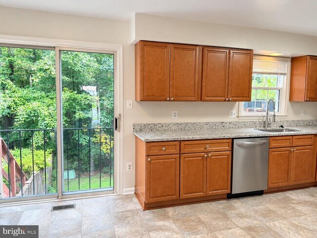 Building Photo - 6281 Rathlin Dr