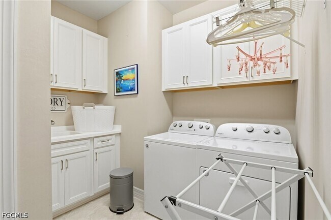 Building Photo - 11442 Tiverton Trce