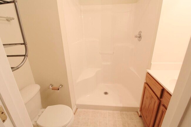 Building Photo - 351 Emerson Ln