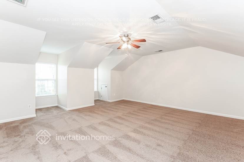 Building Photo - 310 Holton Dr