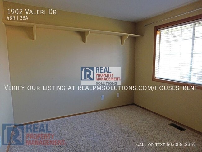 Building Photo - 1902 Valeri Dr