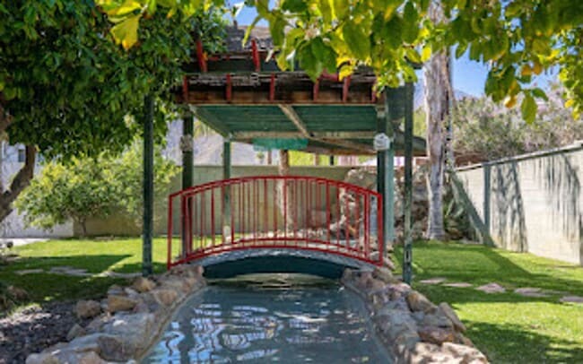 Building Photo - Racquet Club West, FURNISHED, Seasonal OR Long Term