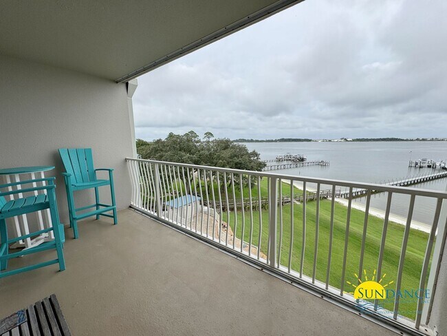 Building Photo - FURNISHED waterfront condo in Desirable In...