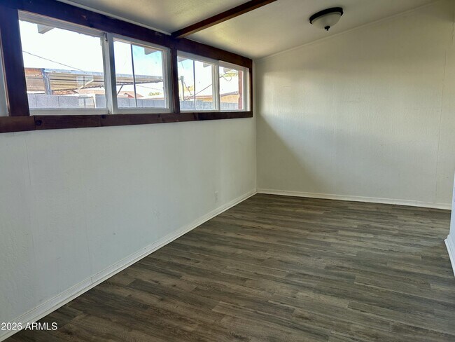 Building Photo - 5545 W State Ave