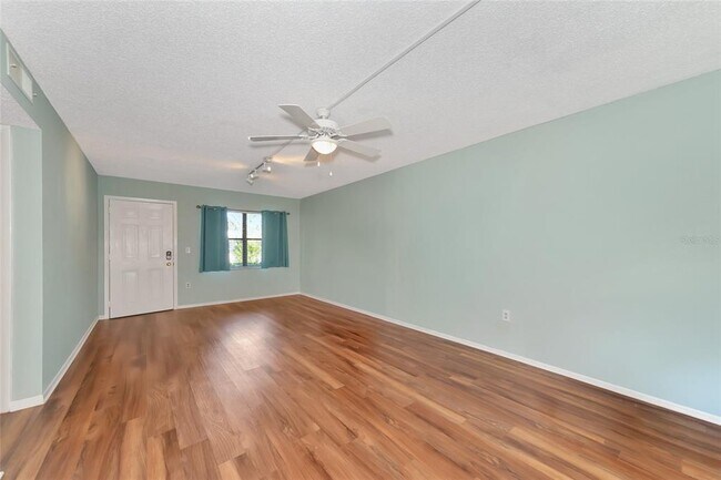 Building Photo - 425 30th Ave W