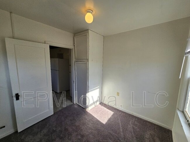 Building Photo - 158 S Roosevelt Rd