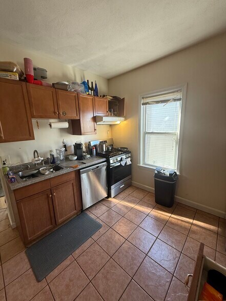 Building Photo - 34 Pratt St