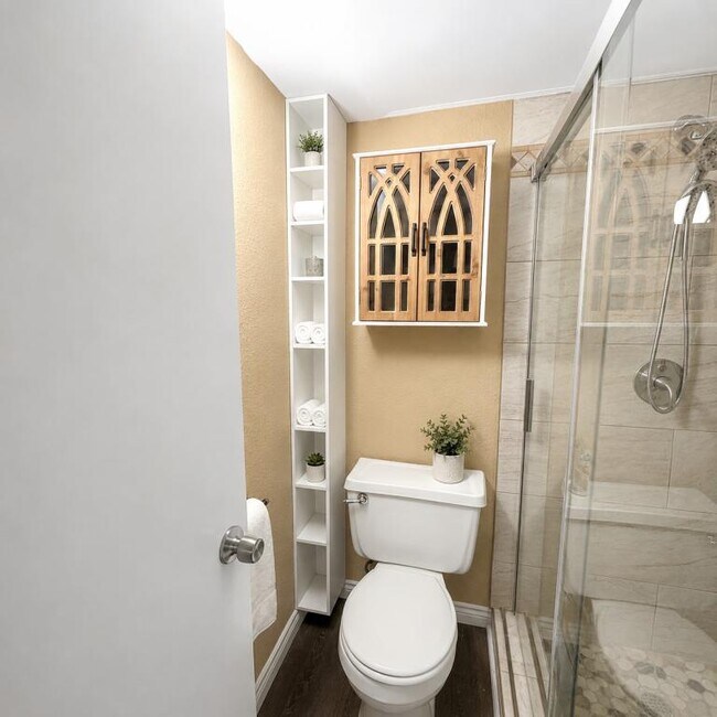 Building Photo - 2314 Bamboo Dr