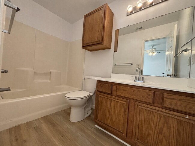 Building Photo - 708 N Englewood Ave