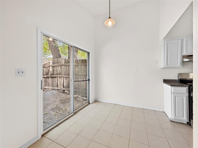Building Photo - 1012 Fieldwood Dr