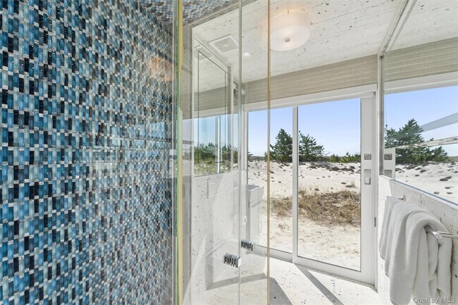 Building Photo - 413B Dune Rd