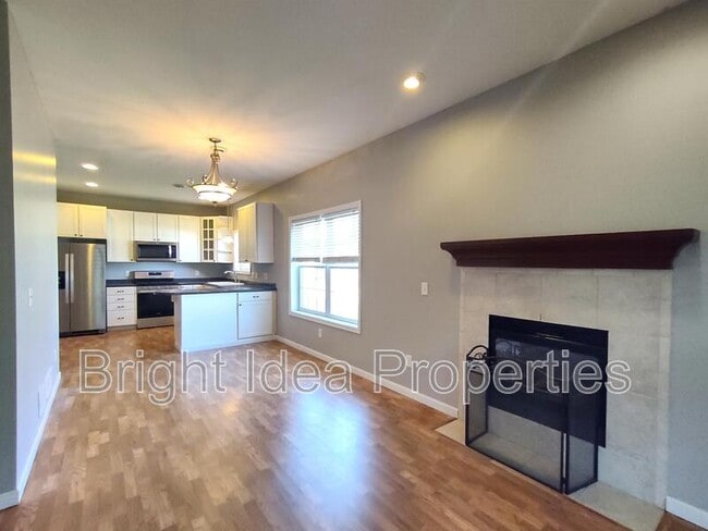 Building Photo - 5948 Oakgreen Ave N